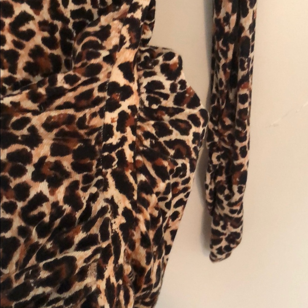 Cute Leopard 🐆 print top! - Picture 2 of 4